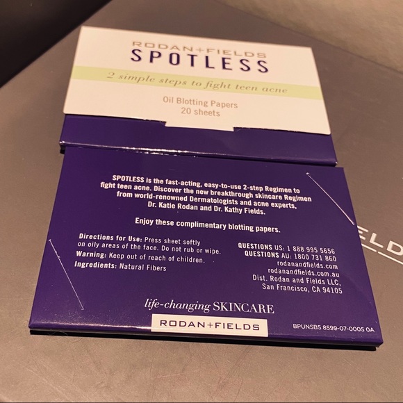 Spotless Oil Blotting Papers - Picture 2 of 2